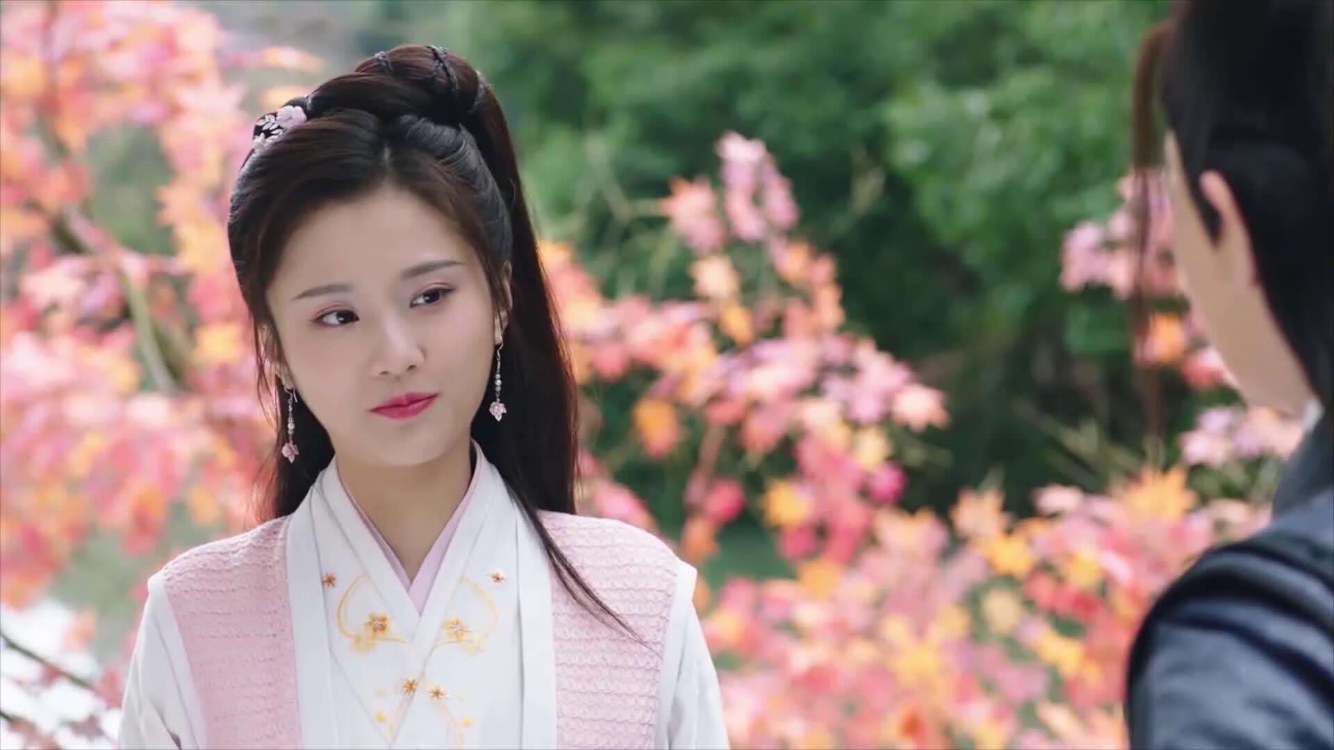 埃利亚·维维亚尼在场地自行车全能中夺金，维利亚轿车