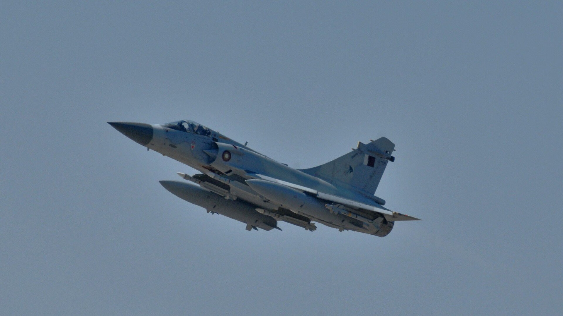 德国男子200米蛙泳选手在预赛中表现出色,晋级半决赛