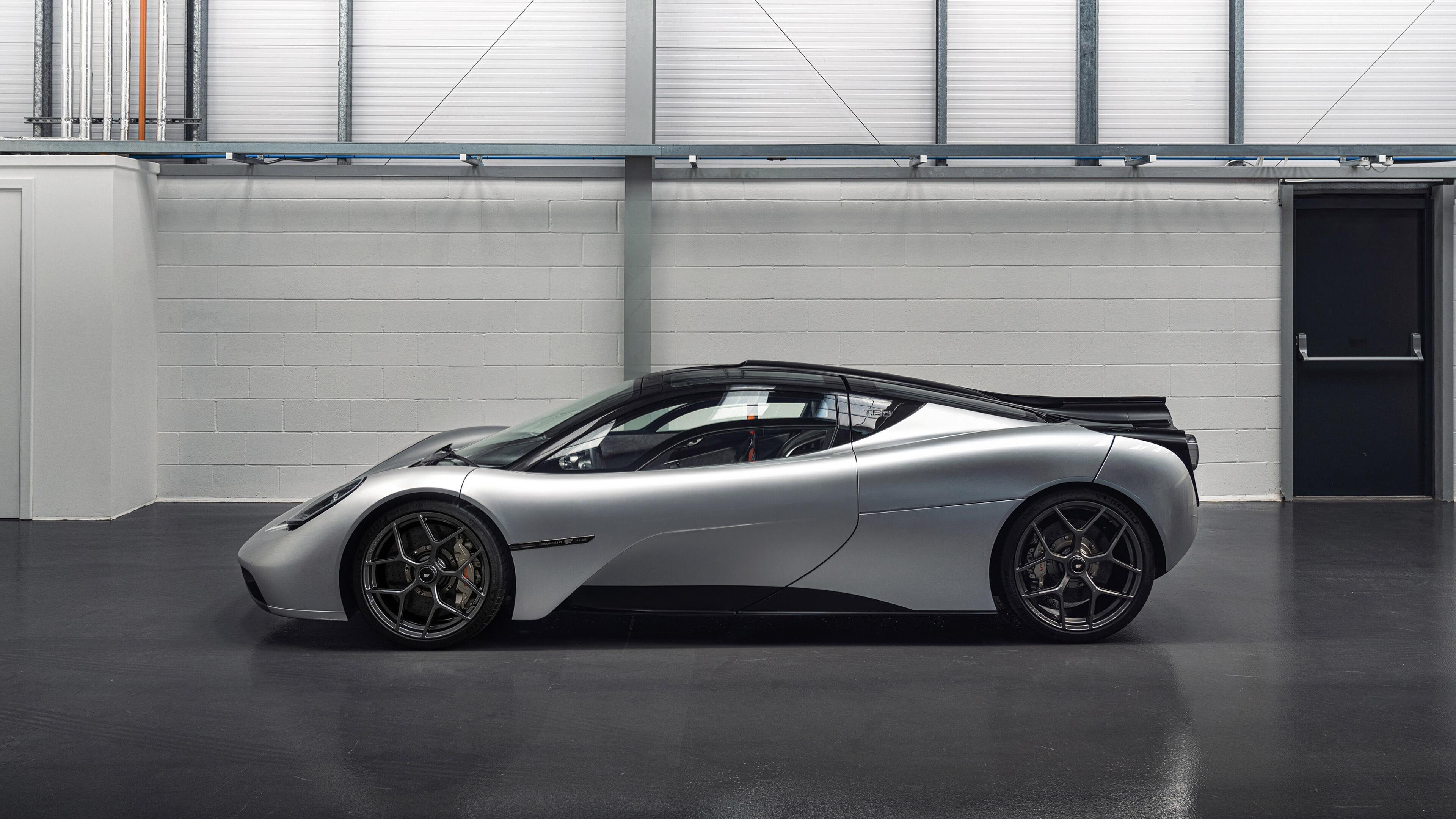 爱游戏娱乐网址-球队战术分析：慢节奏还是快节奏，谁才是制胜法宝？，快节奏进攻和冷静创造进球机会