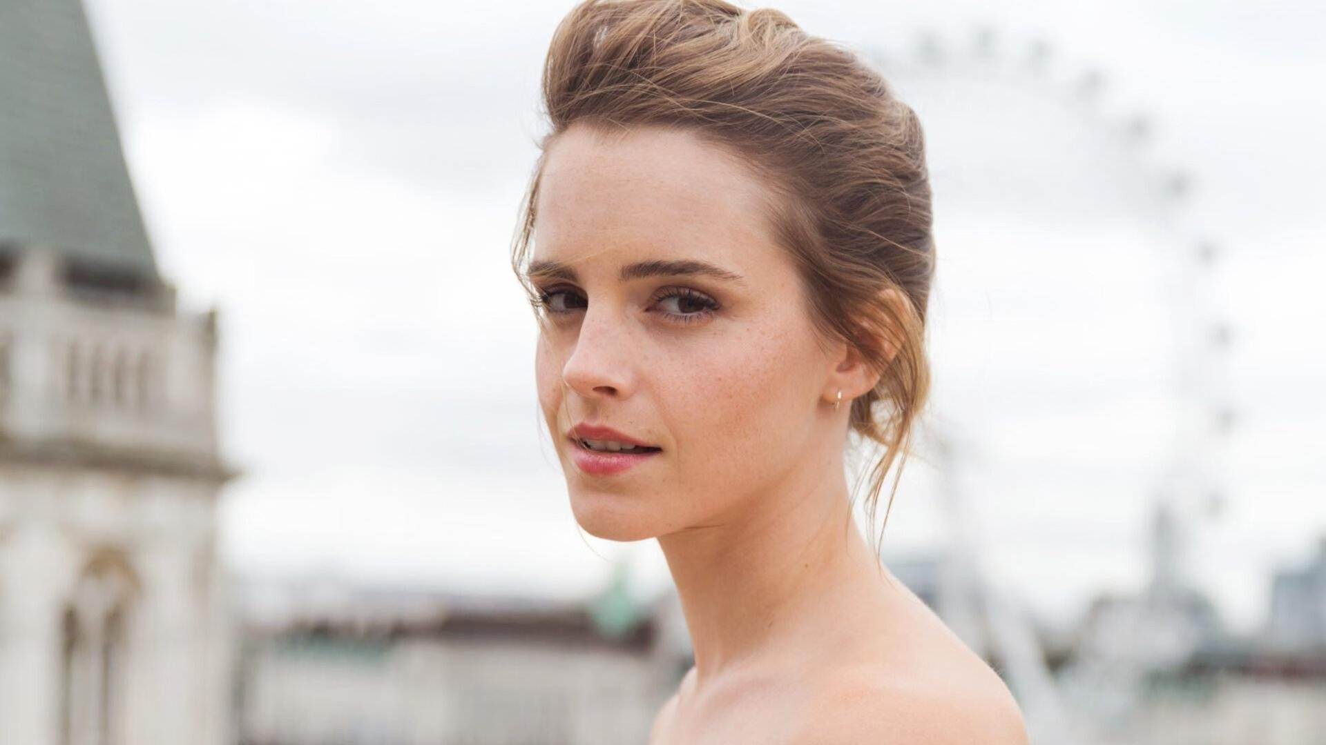 中卫推进是否能有效拉扯对手中场结构,中卫和中场的区别