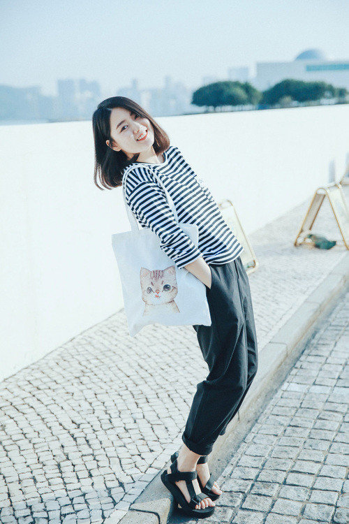 爱游戏电竞官网-精心策划的比赛中球员们奋力拼搏，展现出色实力，球员们在赛场上展现