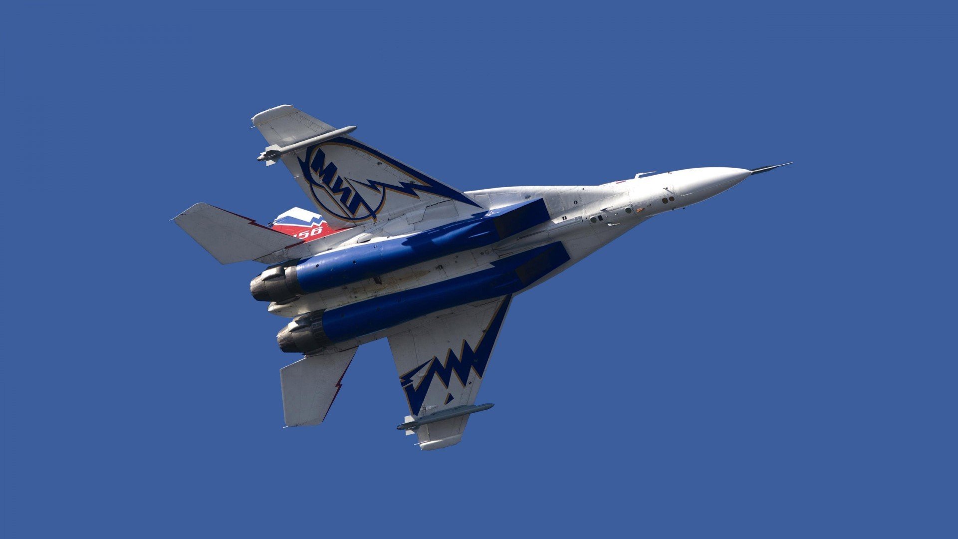 中国三人篮球男队年轻球员表现抢眼,中国男子三人篮球运动员