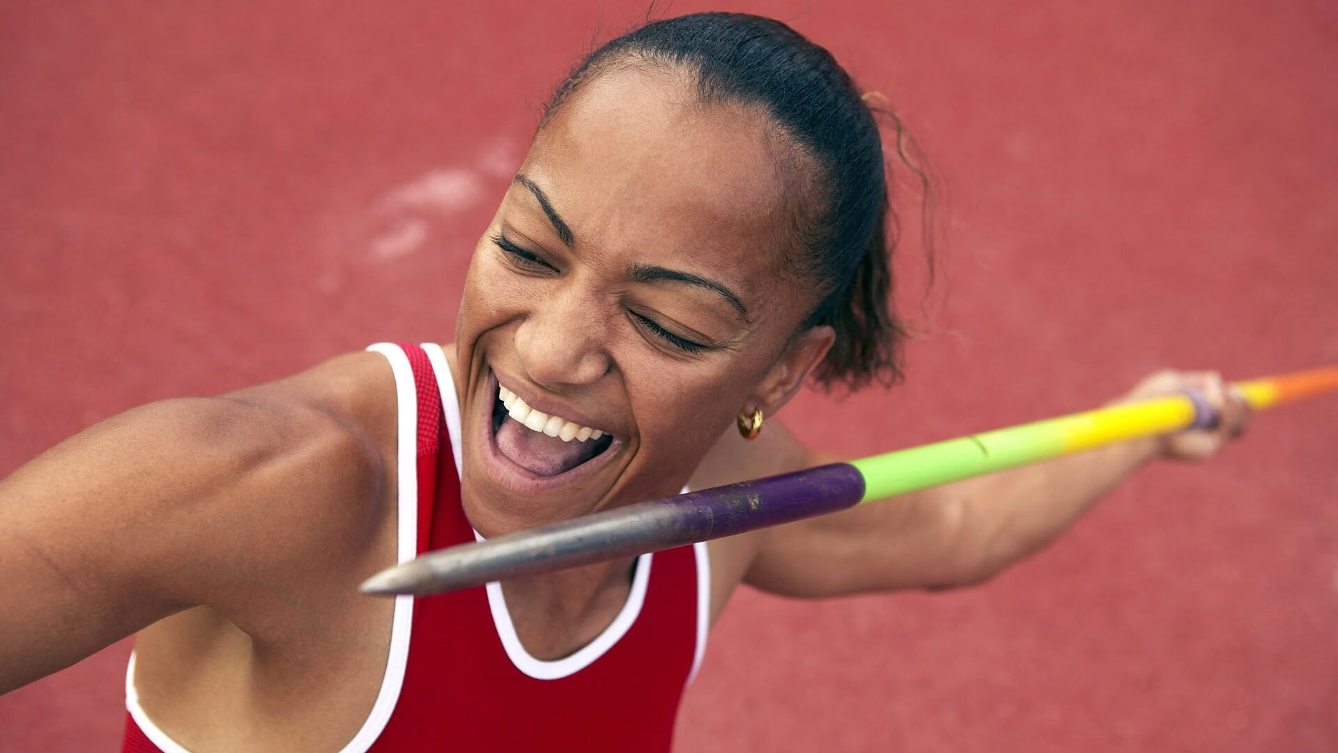 爱游戏在线登录入口-佩拉卡尼冲刺阶段紧咬陈佳，卡佩拉进攻能力