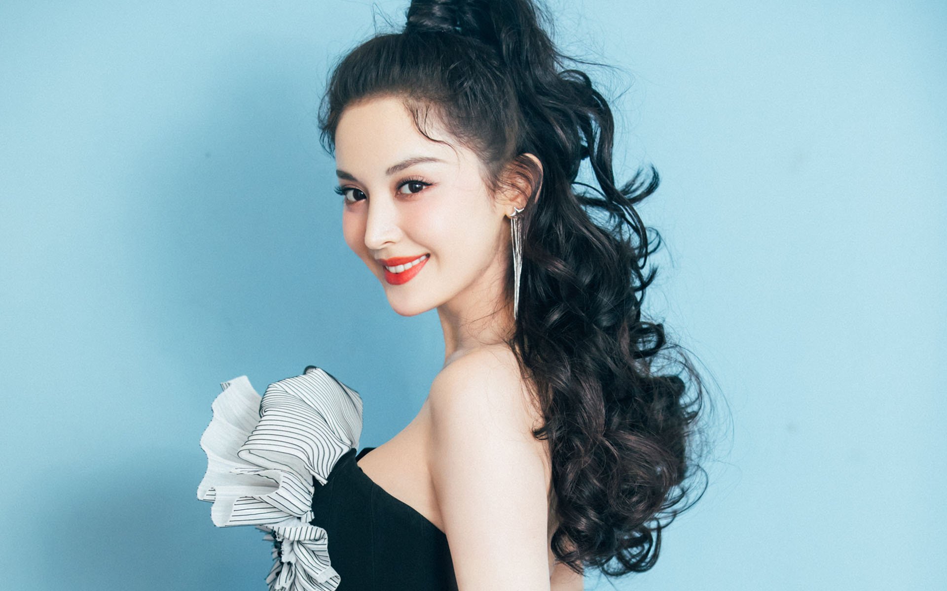 爱游戏体育官方网站-比利时首次闯入16强，篮球热潮席卷全国，比利时的篮球