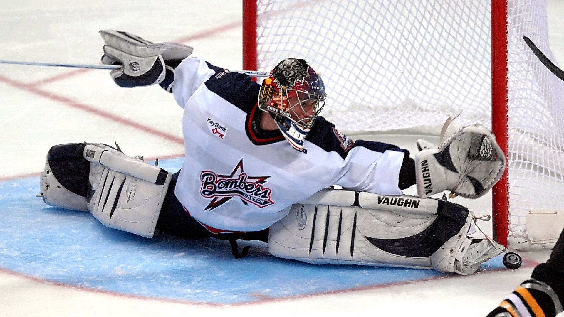 老鹰进攻端多次配合默契赢得掌声,老鹰进攻图解